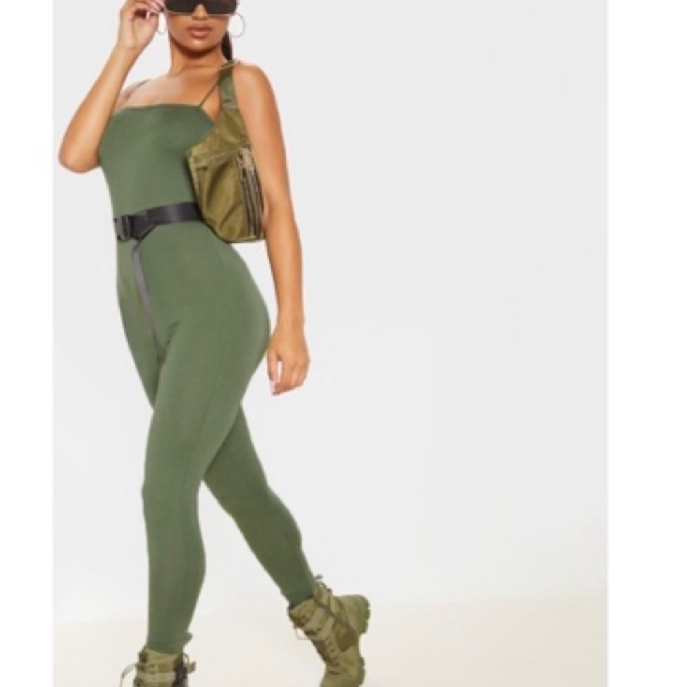 This item was originally from plt it’s a size 6